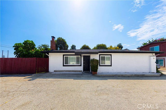 property at 701 S Glenoaks Blvd