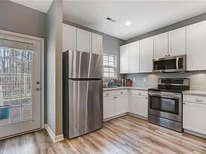 3804 Wayfarer Dr in Greensboro, NC - Building Photo - Building Photo