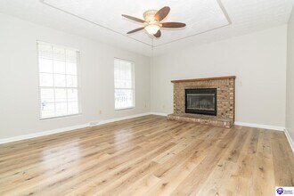 214 Eagle Way in Elizabethtown, KY - Building Photo - Building Photo