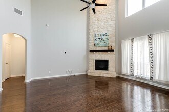3319 Brooktree Ct in San Antonio, TX - Building Photo - Building Photo