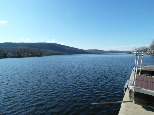 666 Jersey Ave in Greenwood Lake, NY - Foto de edificio - Building Photo