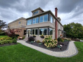 3331 James St in Syracuse, NY - Building Photo