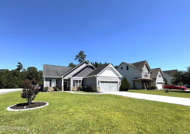 301 Samuel Run Dr in Jacksonville, NC - Building Photo - Building Photo
