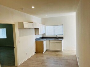 18558-18558 Hart St in Los Angeles, CA - Building Photo - Building Photo