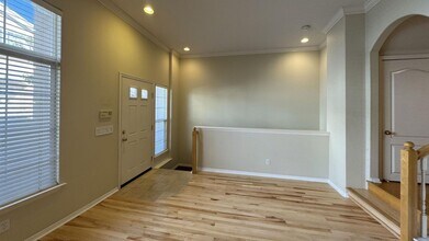 5730 S Glennie Ln in Los Angeles, CA - Building Photo - Building Photo