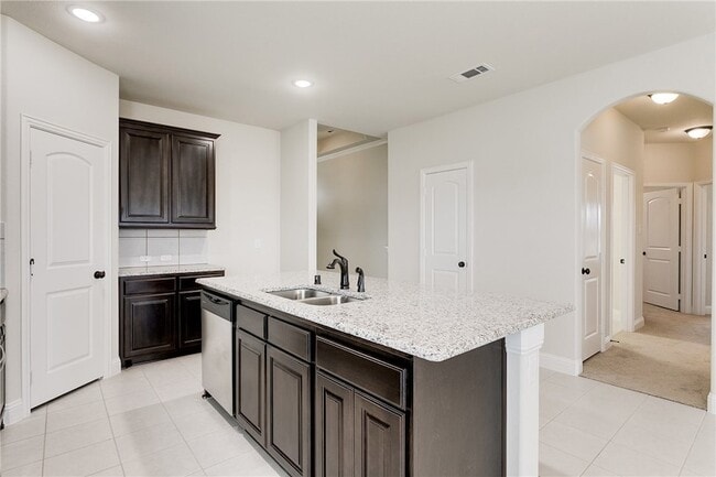 601 Beechwood Dr in Greenville, TX - Building Photo - Building Photo