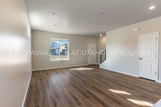 100 Riverside Drive in Saratoga Springs, UT - Building Photo - Building Photo