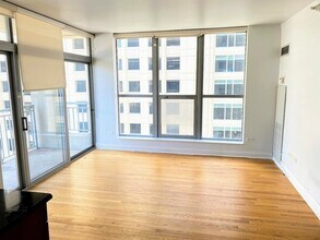 600 N Dearborn St, Unit 0811 in Chicago, IL - Foto de edificio - Building Photo