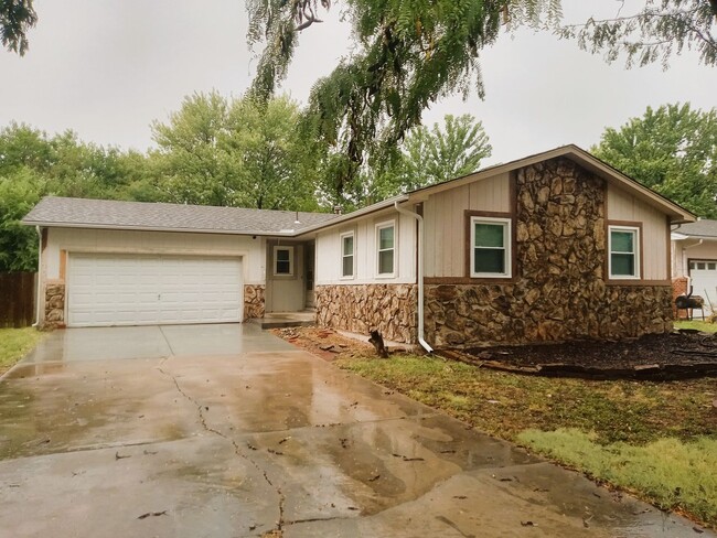 property at 4149 Clarendon St