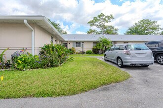 175 Cape Cod Cir in Greenacres, FL - Building Photo - Building Photo