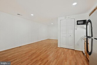 9837 Hellingly Pl, Unit 71 in Montgomery Village, MD - Building Photo - Building Photo