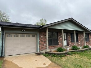 713 Stonesign Dr in Fenton, MO - Building Photo - Building Photo