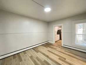 49 Pennacook St in Manchester, NH - Building Photo - Building Photo