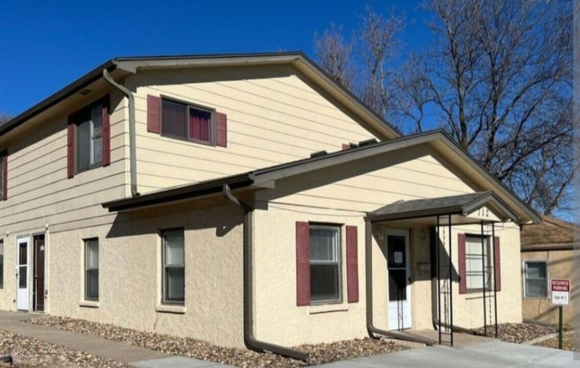 712 W Mission Ave in Bellevue, NE - Building Photo