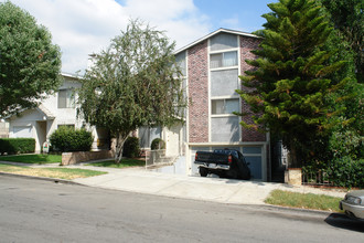 548 E Providencia Ave in Burbank, CA - Building Photo - Building Photo