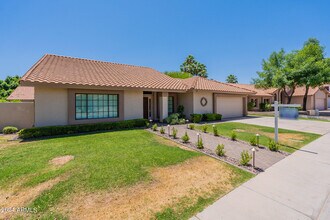 1449 W Antiqua Dr in Gilbert, AZ - Foto de edificio - Building Photo