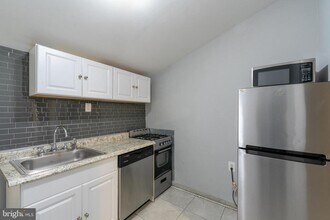 519 S Port St in Baltimore, MD - Building Photo - Building Photo