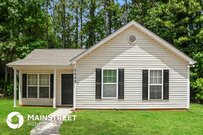 property at 5945 Hamilton Oaks Dr