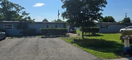 1190 Westwood Dr in Cape Coral, FL - Foto de edificio - Building Photo