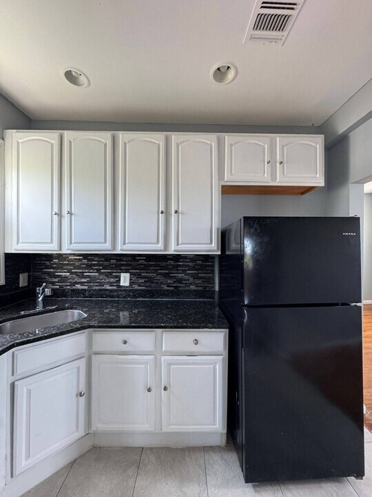 489 Avon Ave in Newark, NJ - Building Photo