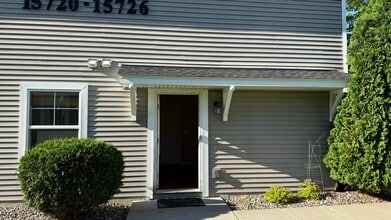 15726 60th Ave N in Plymouth, MN - Foto de edificio - Building Photo