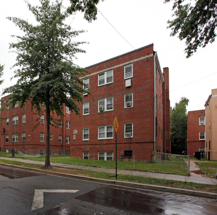 1907 18th St SE in Washington, DC - Building Photo