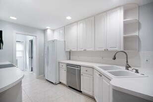 329 Legare Ct in Jupiter, FL - Building Photo