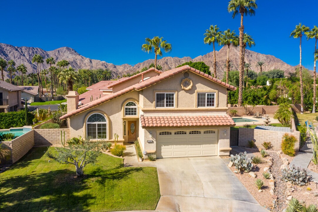 49035 Tango Ct in La Quinta, CA - Foto de edificio