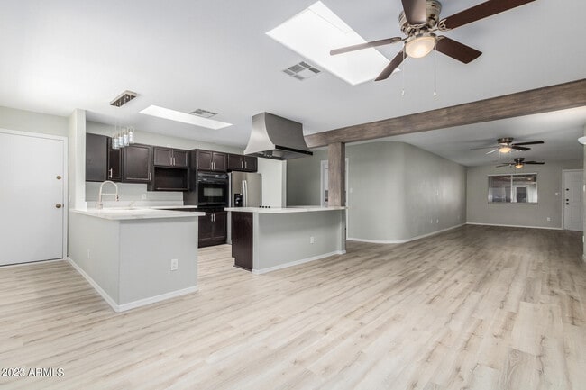1512 W Estrella Dr in Chandler, AZ - Foto de edificio - Building Photo