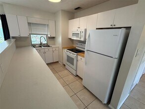22180 Midway Blvd in Port Charlotte, FL - Building Photo - Building Photo