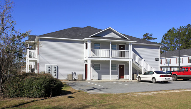 Carriage Crossing Apartments in Valdosta, GA - Building Photo - Building Photo