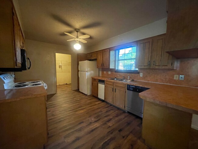212 St Louis Ave in Bossier City, LA - Foto de edificio - Building Photo