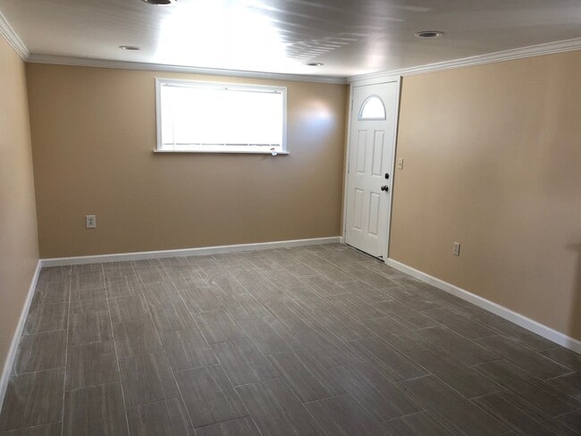 5466 Conrad Ave in San Diego, CA - Building Photo - Building Photo