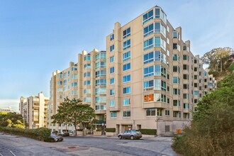 111 Chestnut St, Unit 203 in San Francisco, CA - Foto de edificio - Building Photo