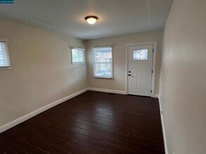 2824 23rd Ave in Oakland, CA - Building Photo - Building Photo