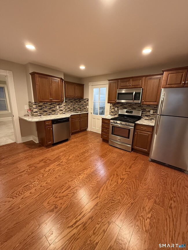 49 Osborne Ave in Norwalk, CT - Building Photo - Building Photo