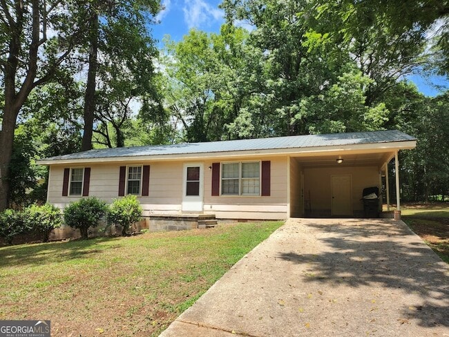 583 Danielsville St in Jefferson, GA - Foto de edificio - Building Photo
