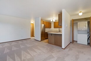 4250 34th Ave W, Unit 110 in Seattle, WA - Foto de edificio - Building Photo