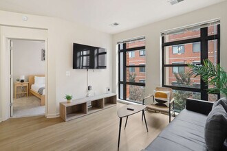 305 10th Street South in Arlington, VA - Building Photo - Building Photo