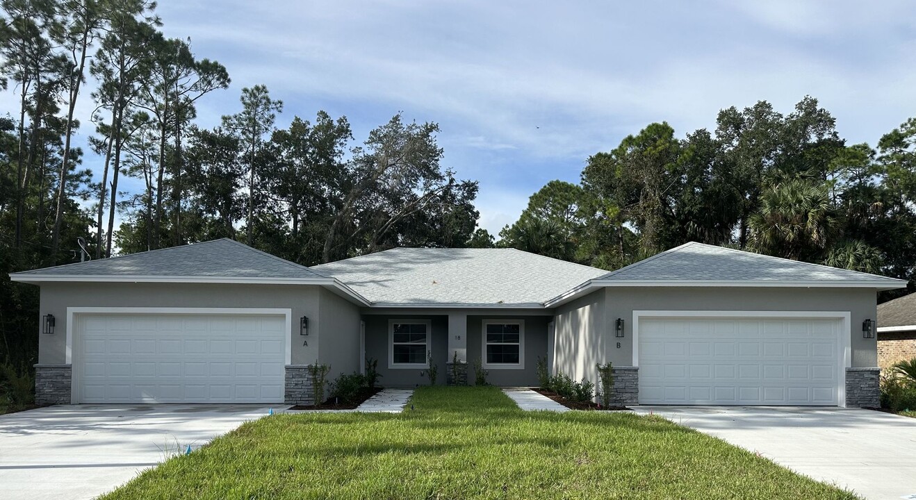 18 Ponderosa Ln in Palm Coast, FL - Foto de edificio