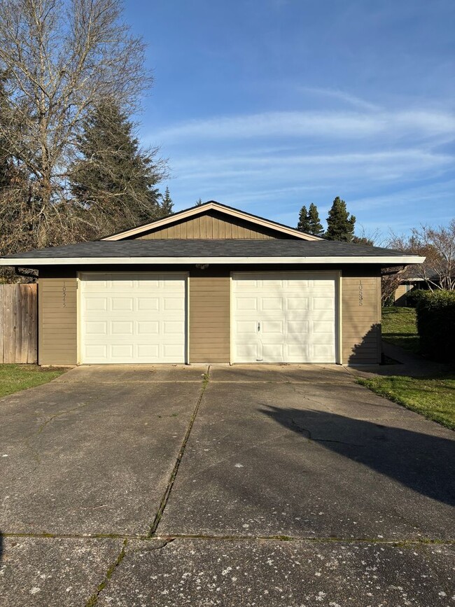 10545 SW Tranquil Way in Wilsonville, OR - Building Photo - Building Photo