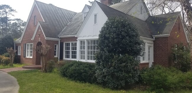 property at 731 W Charlton St