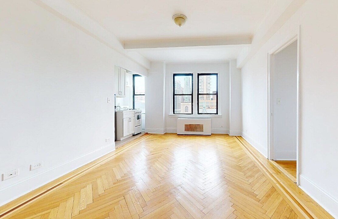 West 96th Street in New York, NY - Building Photo