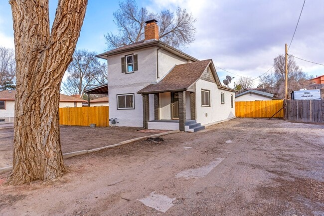 property at 2072 Oriole Rd