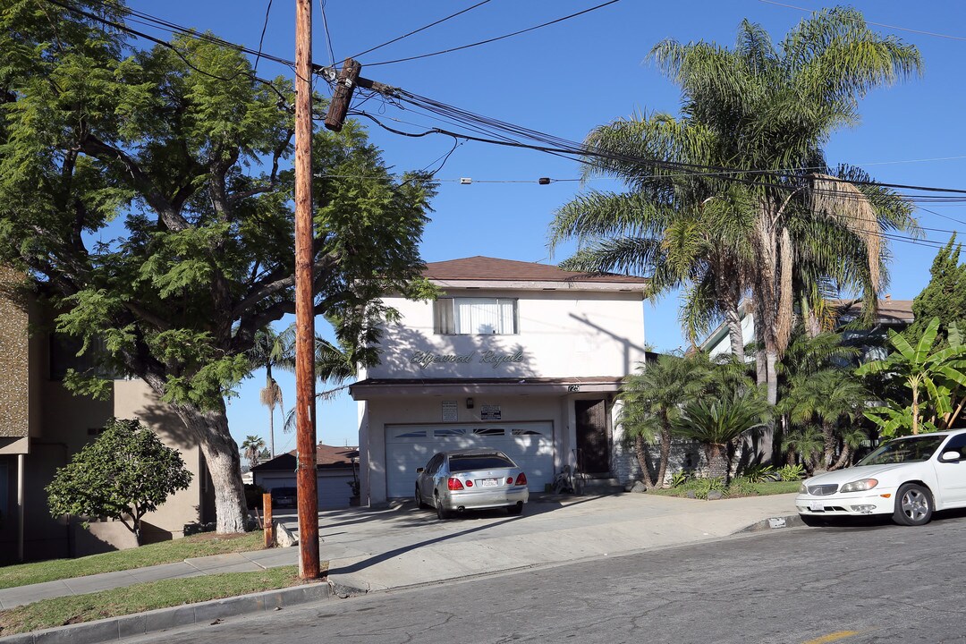 725 Edgewood St in Inglewood, CA - Foto de edificio