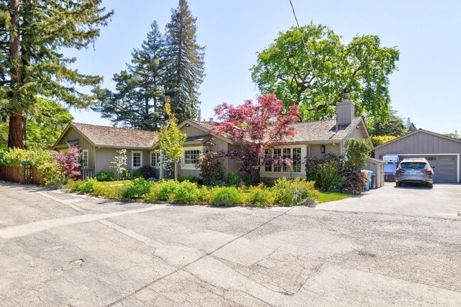 1003 Olive St in Menlo Park, CA - Building Photo - Building Photo
