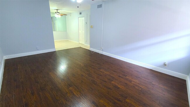 3262 NW 104th Ave in Coral Springs, FL - Foto de edificio - Building Photo