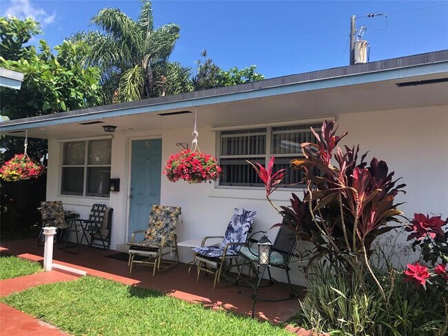 2325 Garfield St in Hollywood, FL - Building Photo - Building Photo