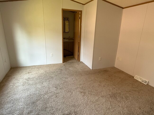 21 Mill St in Richford, NY - Foto de edificio - Building Photo