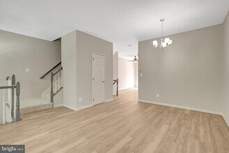 2505 James Madison Cir in Herndon, VA - Building Photo - Building Photo